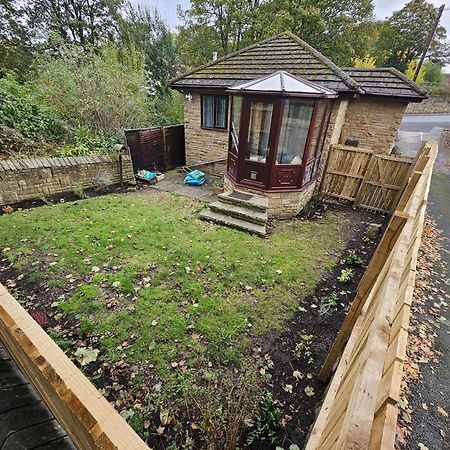 Lister Park Bradford 2Bed Detached Cottage House Parking Cinema Screen Games Room Exterior photo
