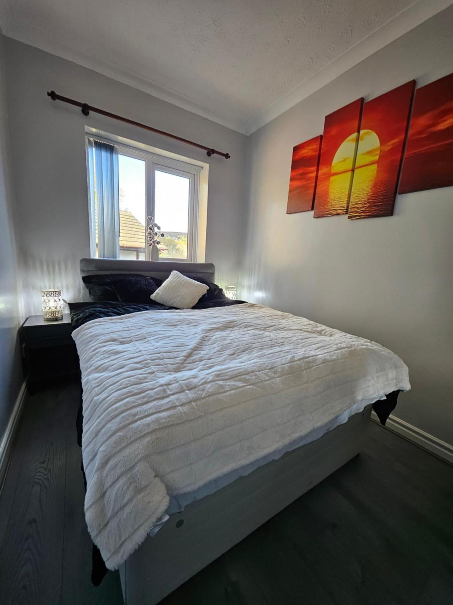 Lister Park Bradford 2Bed Detached Cottage House Parking Cinema Screen Games Room Exterior photo